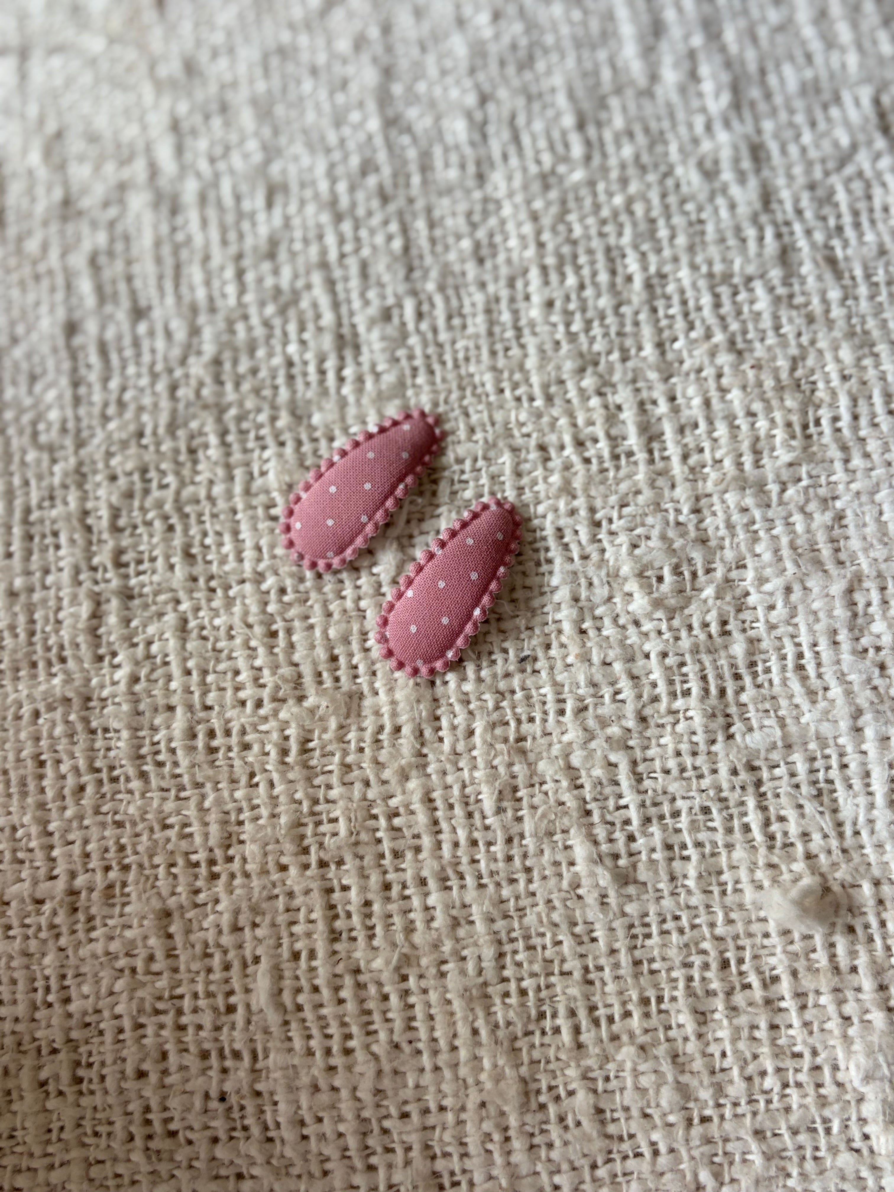 2 dotted baby hairclips