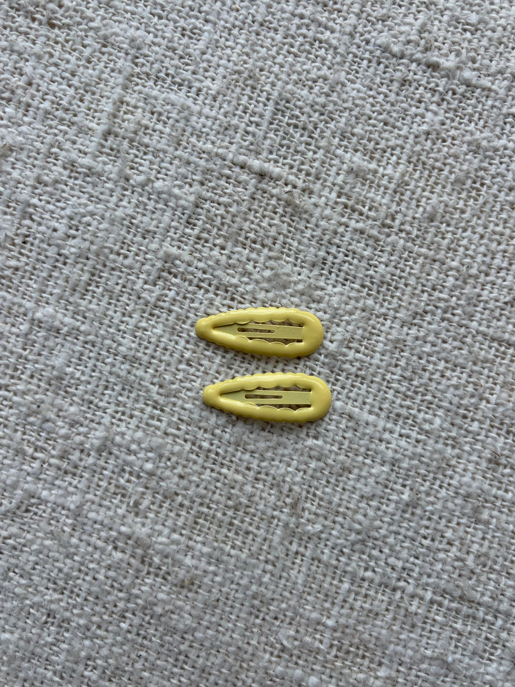 Butter yellow 2 hairclips