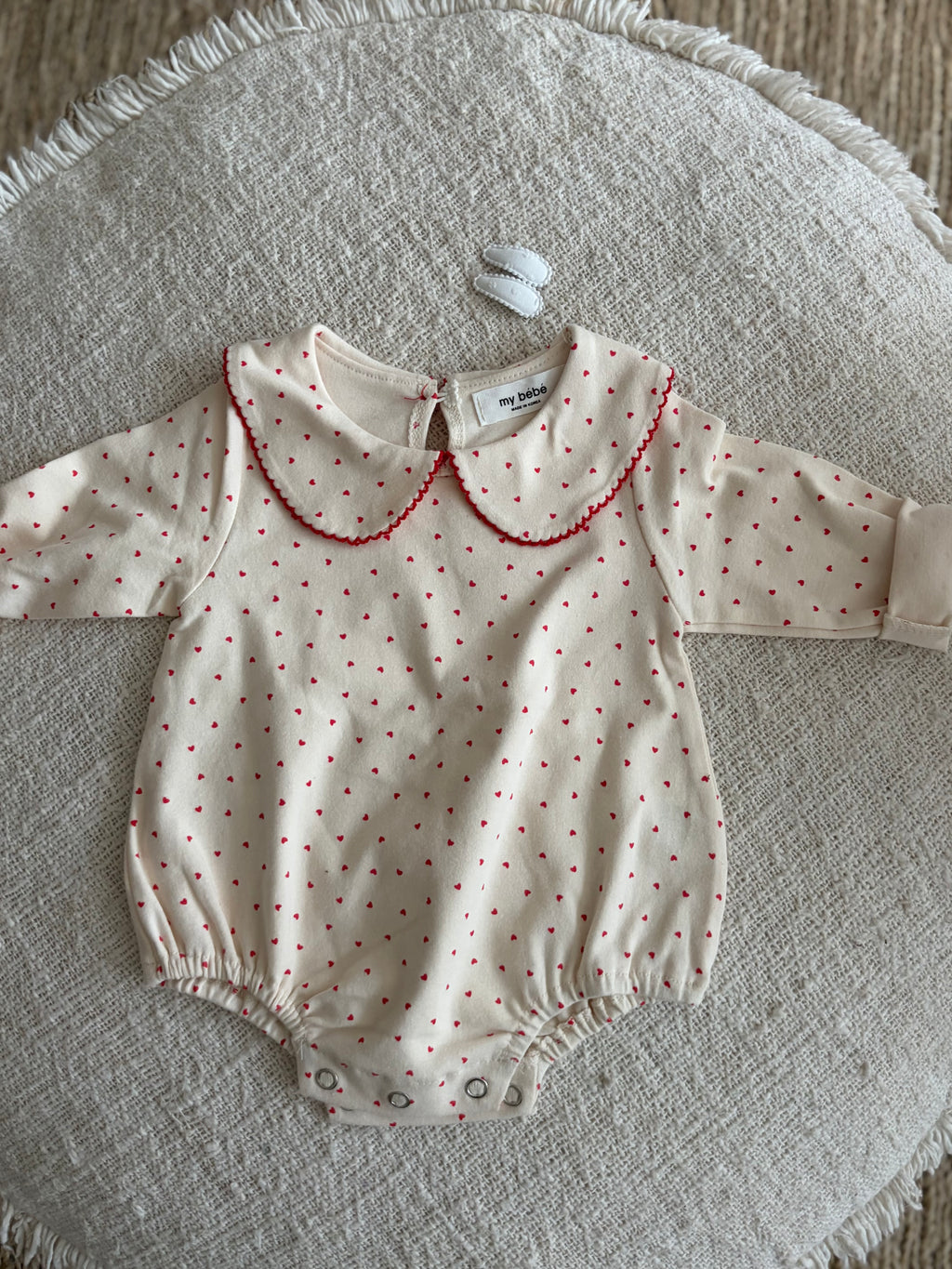 Bébé heart onesie