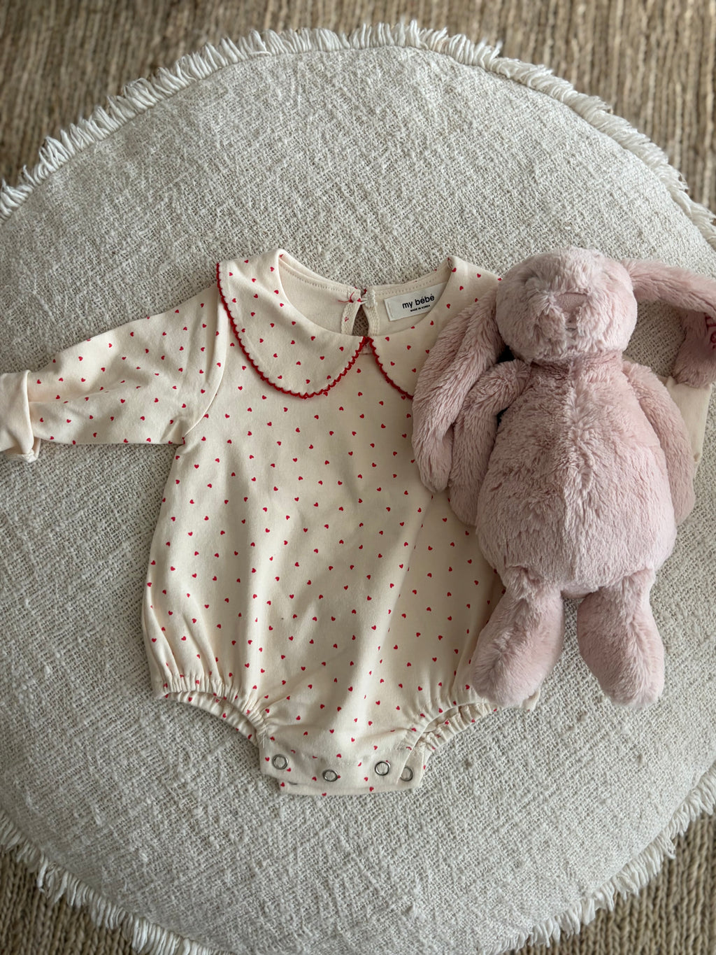 Bébé heart onesie