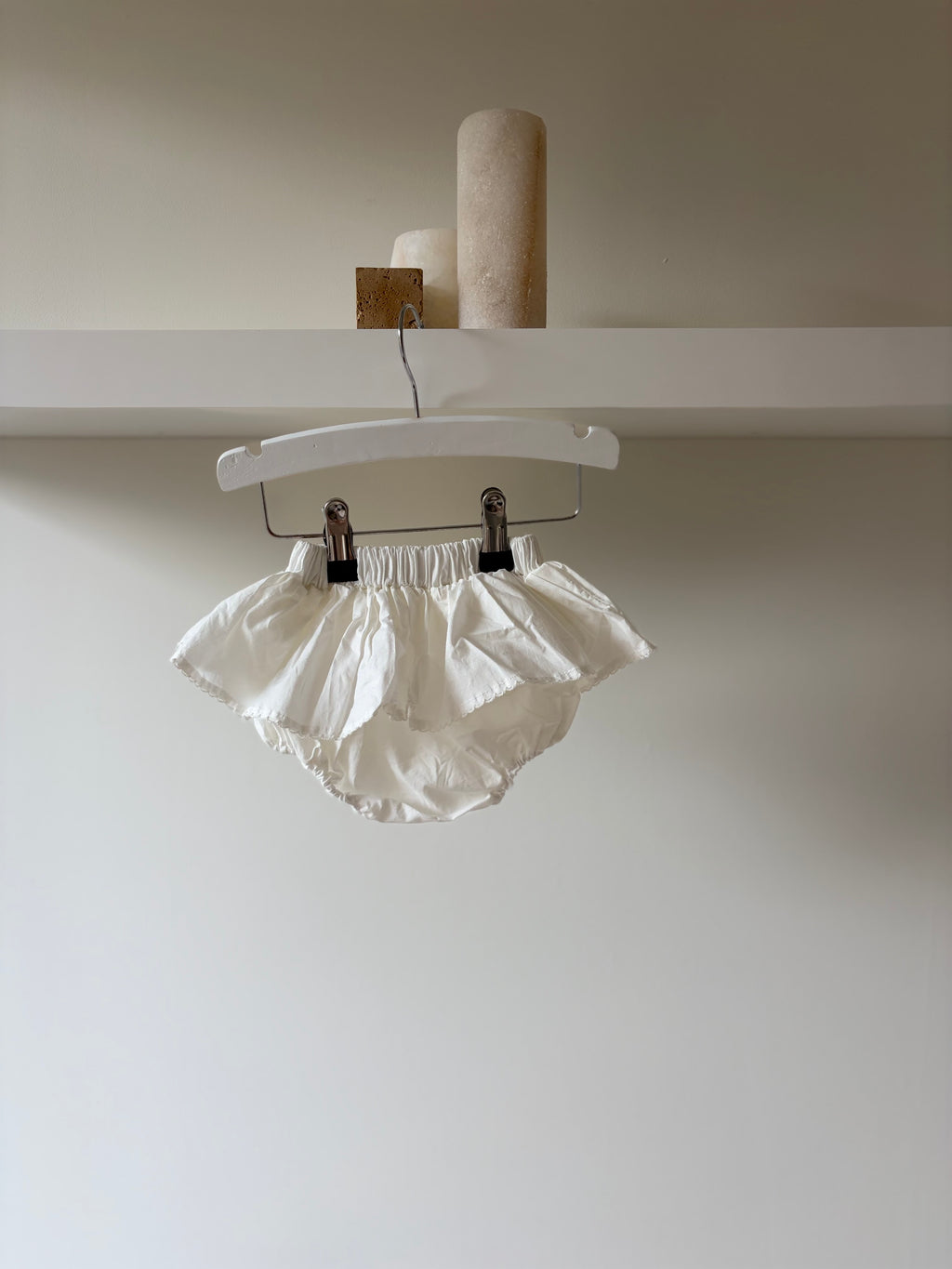 White ruffle bloomer