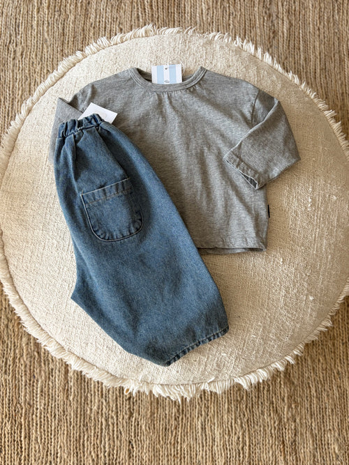 Baggy denim jeans