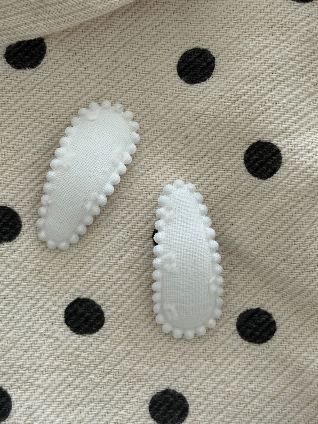 2 baby hairclips plummet white