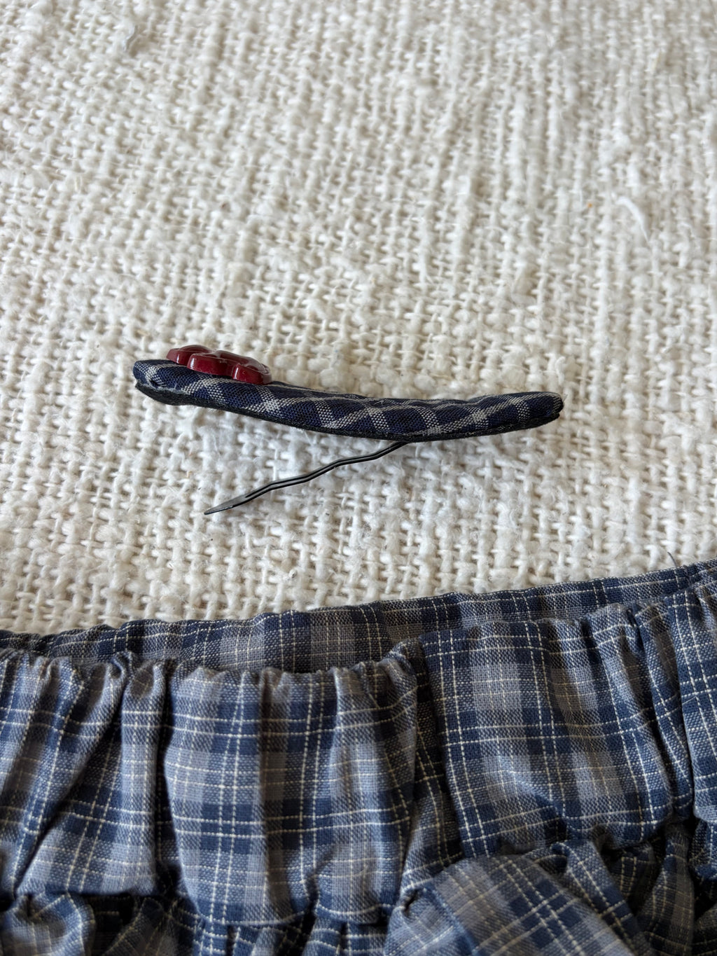 Scottie hair clip