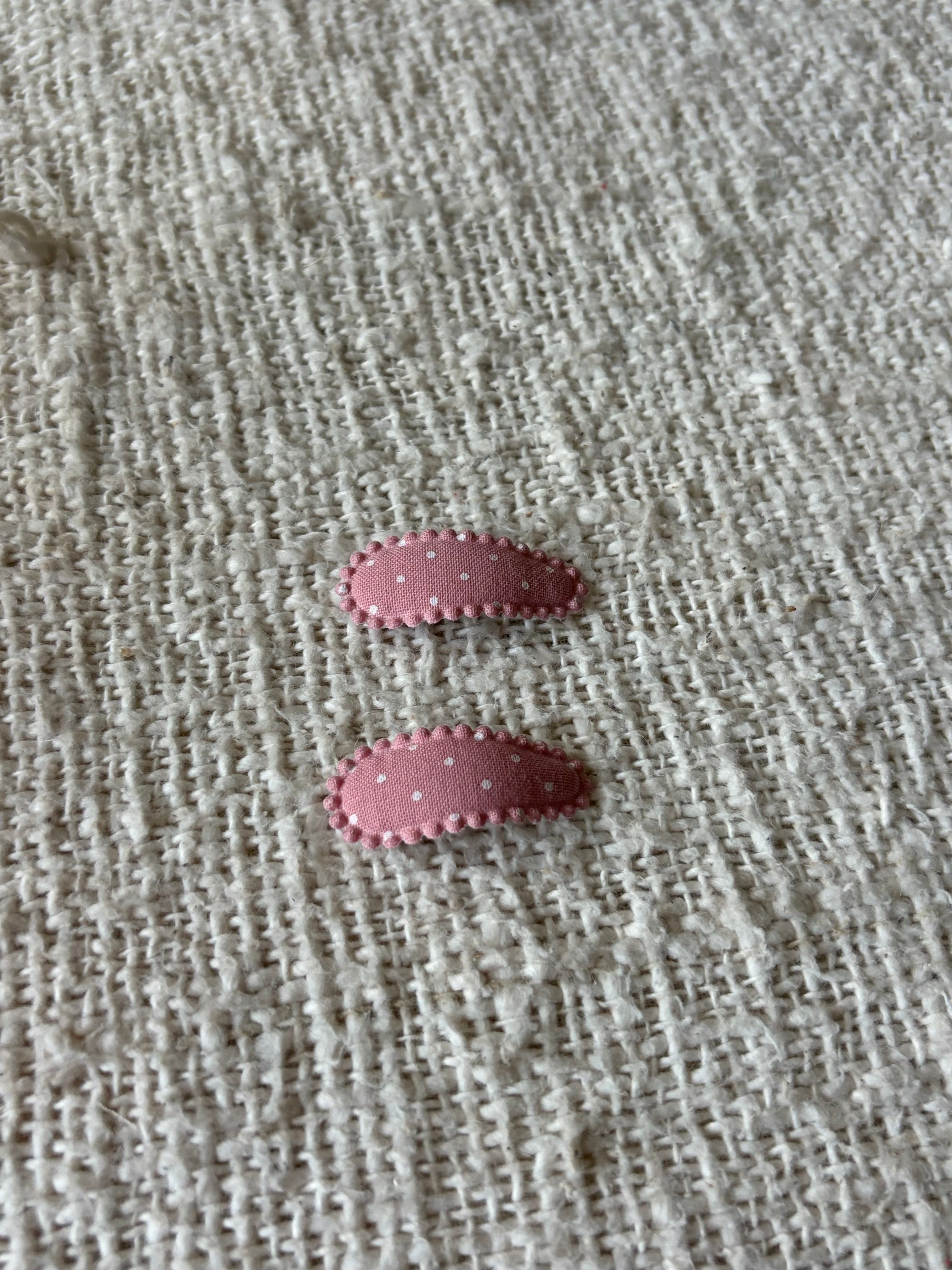 2 dotted baby hairclips