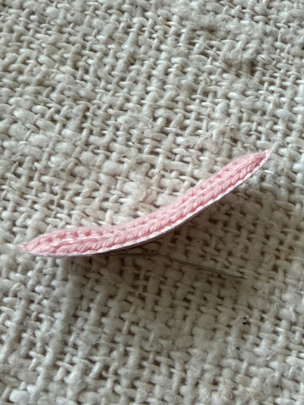 Knitted pink hairclip