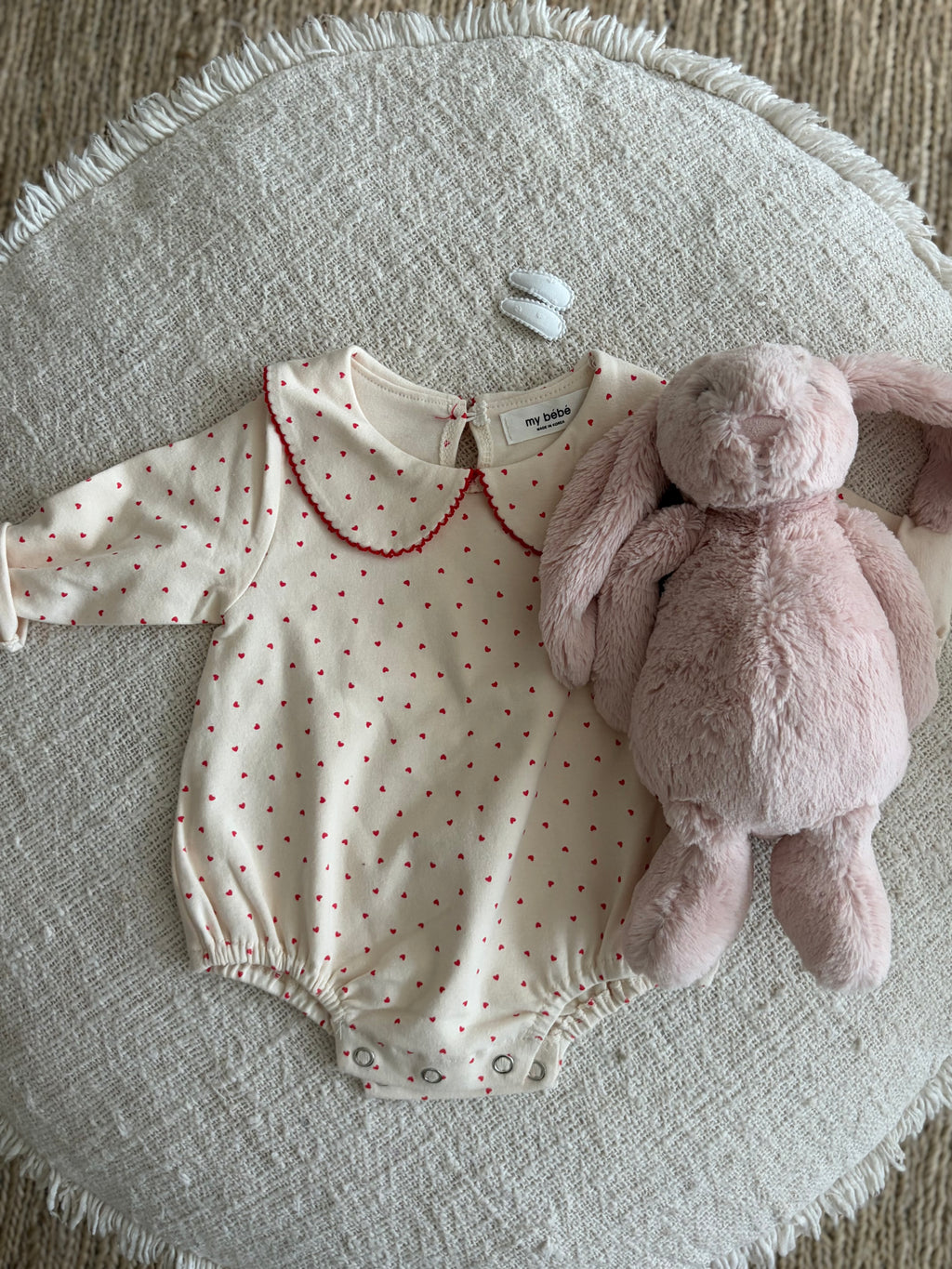 Bébé heart onesie