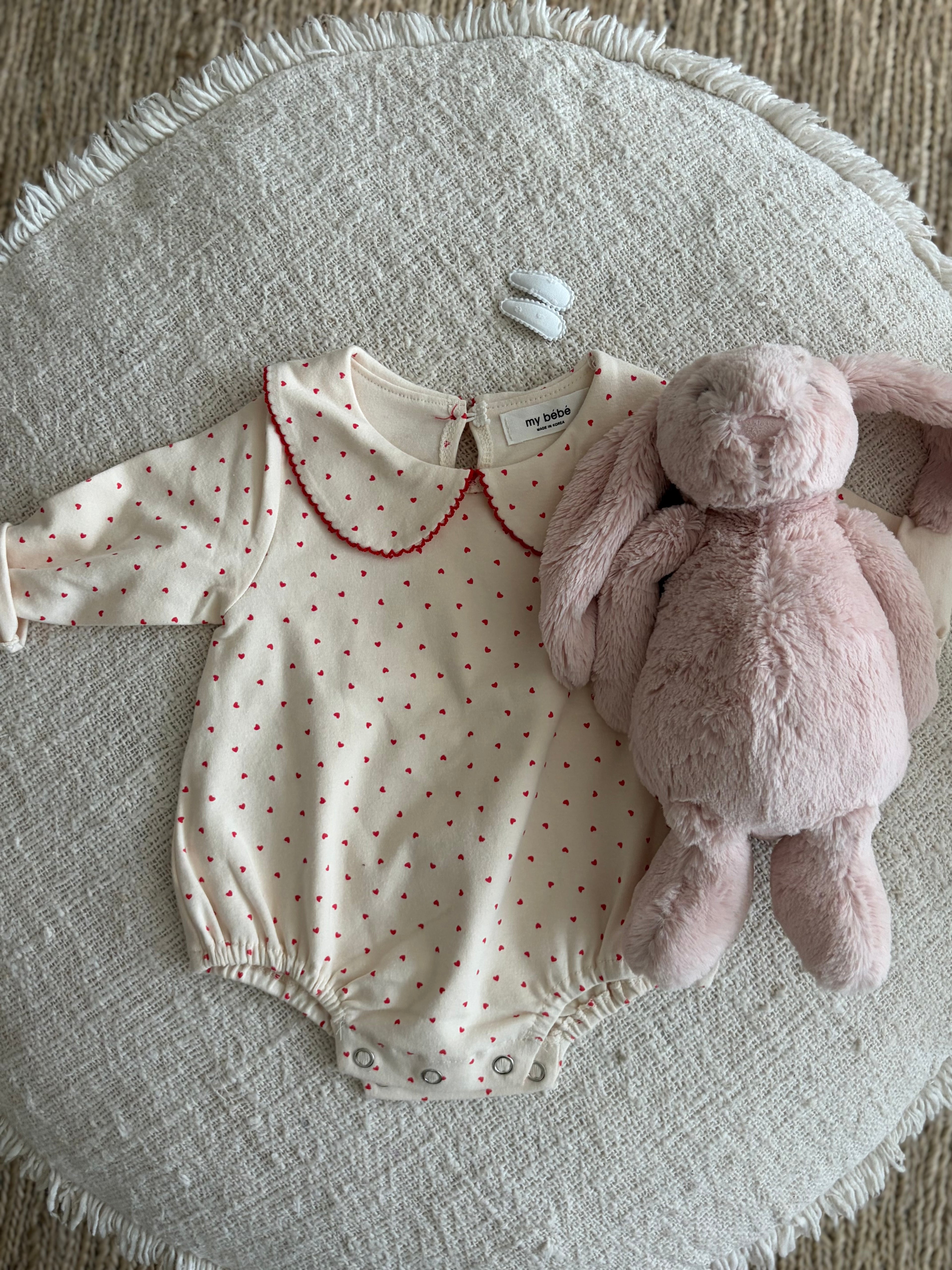 Bébé heart onesie