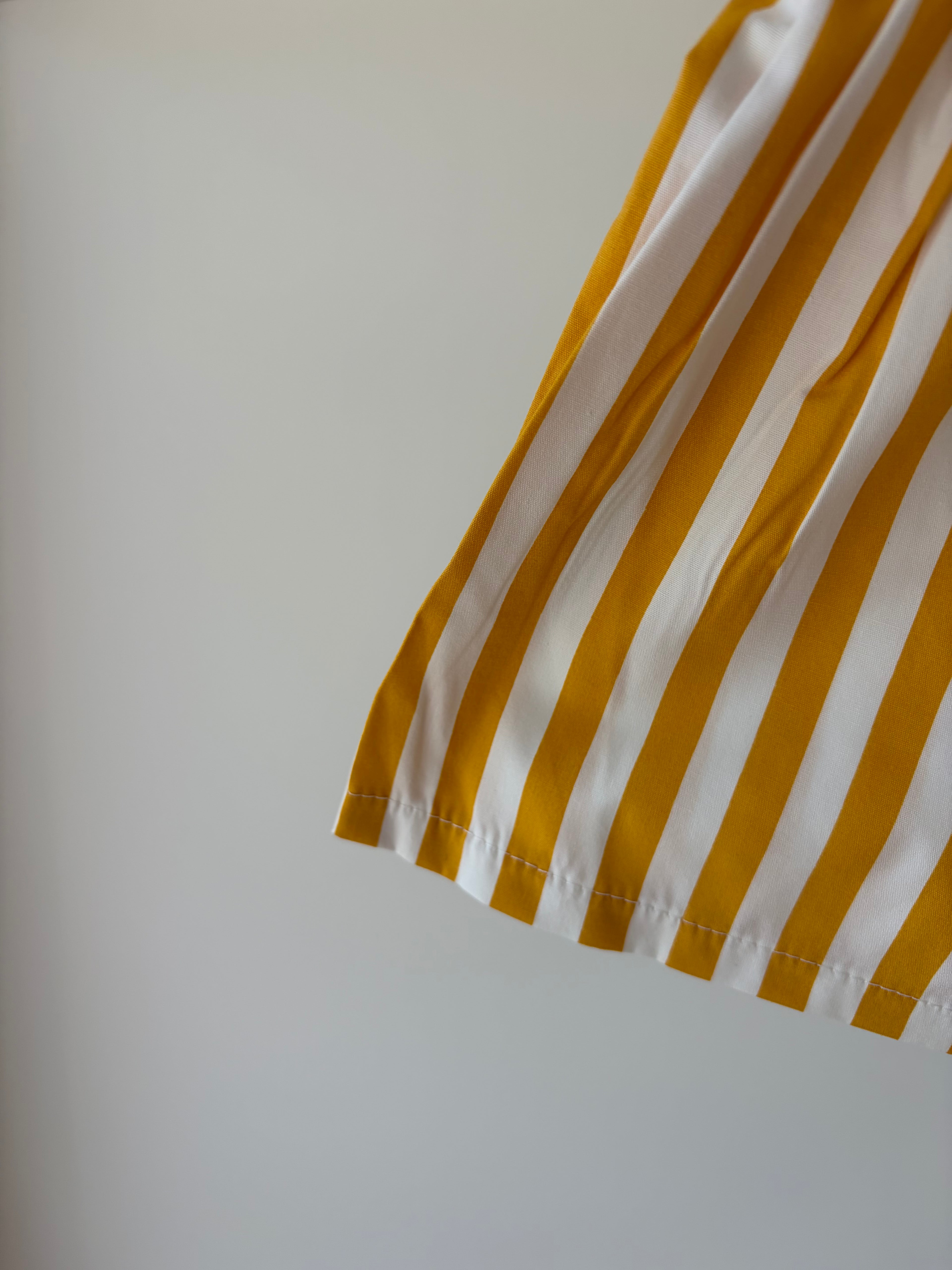 Striped short - yellow & white