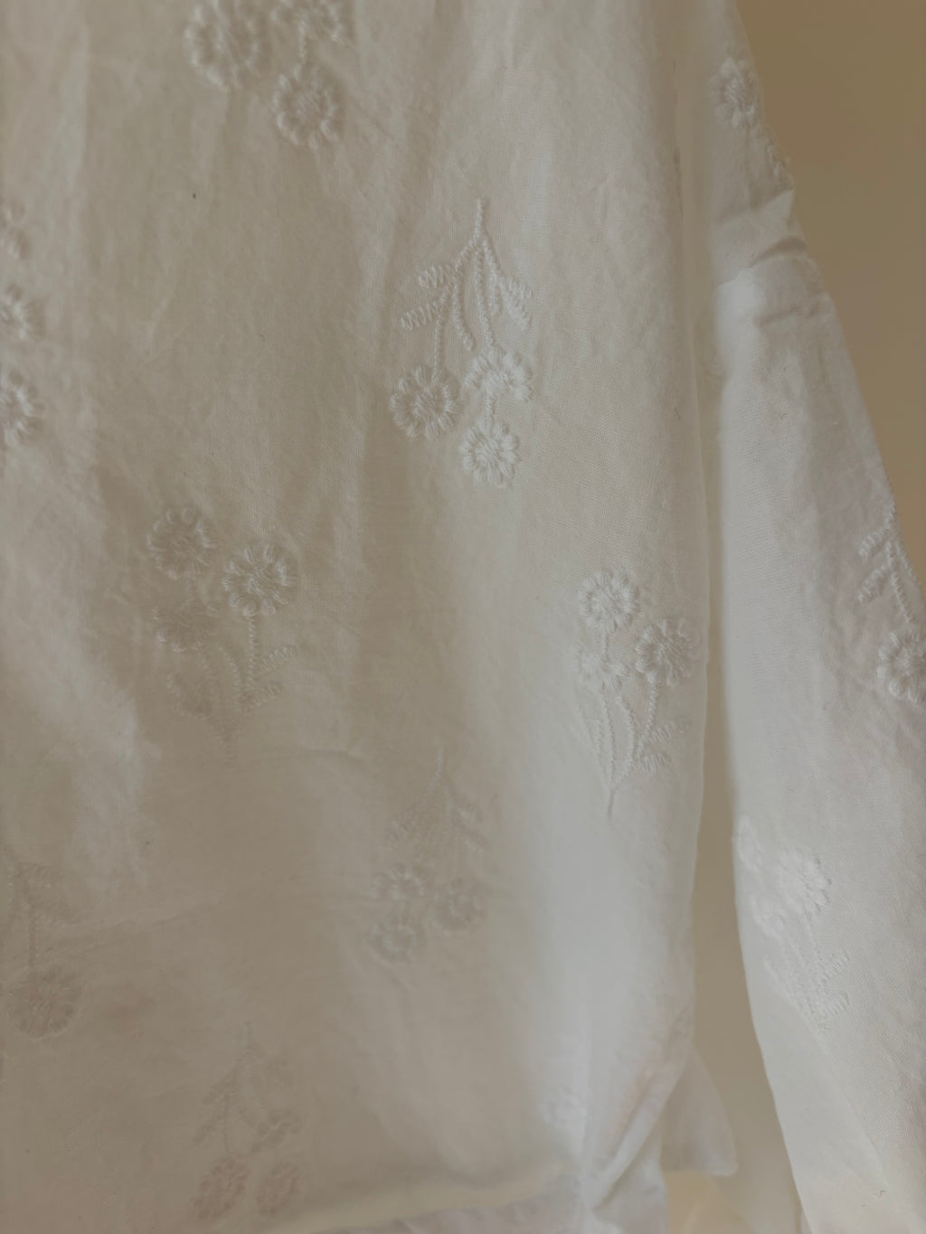 Embroidered cardigan - white