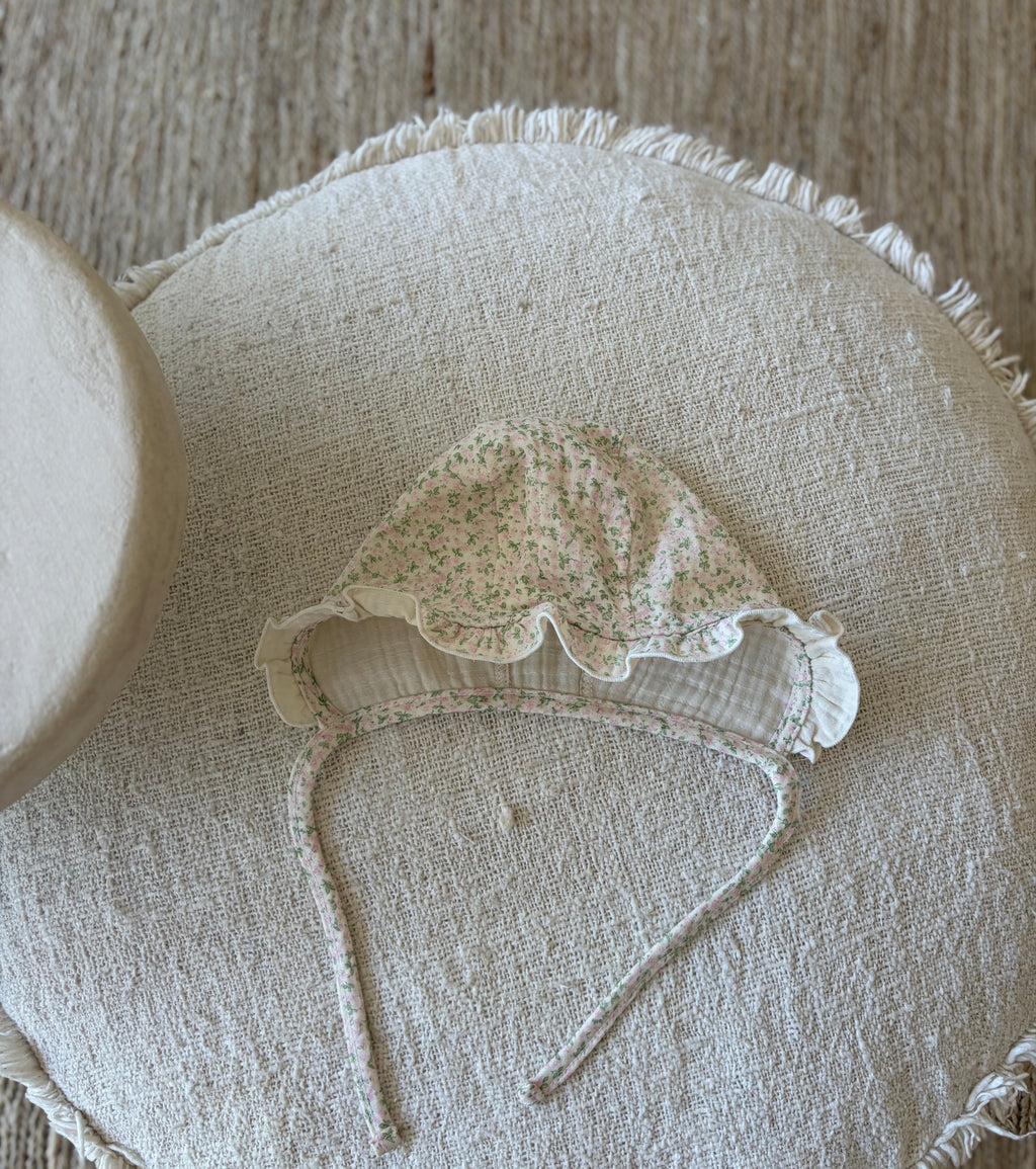 Floral bonnet
