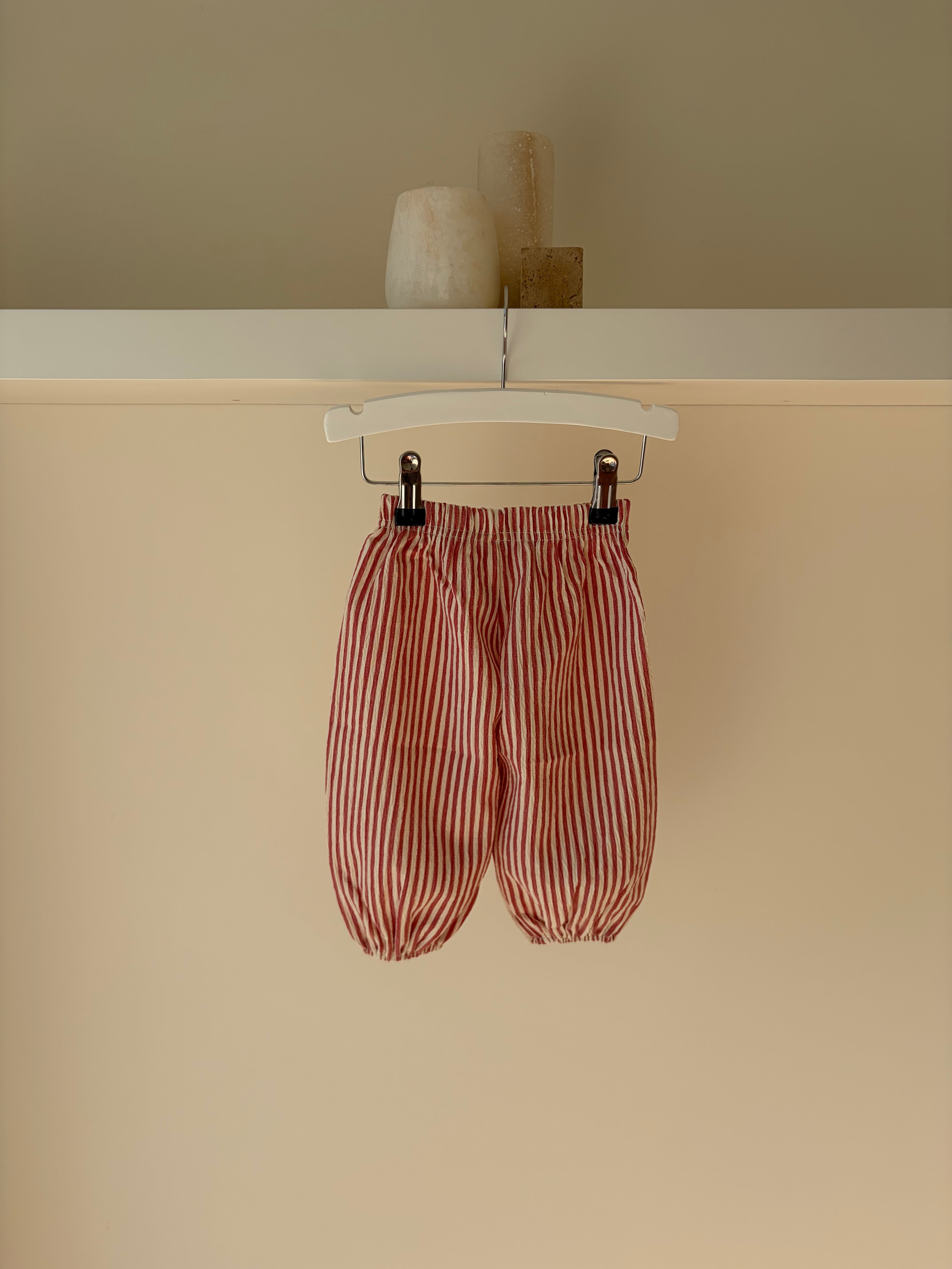 Striped bambi pants - red