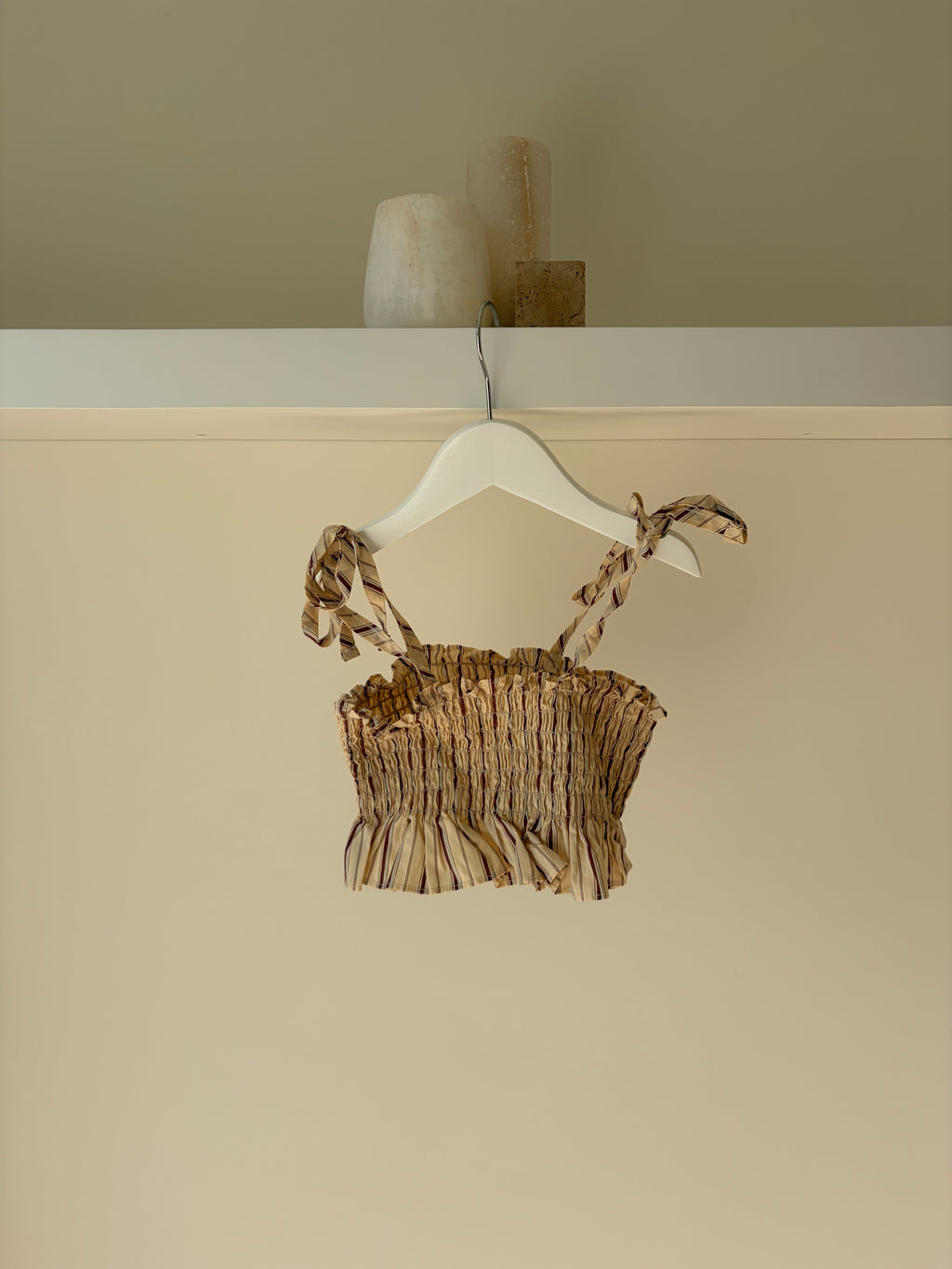 Chic striped top with ribbon details - beige